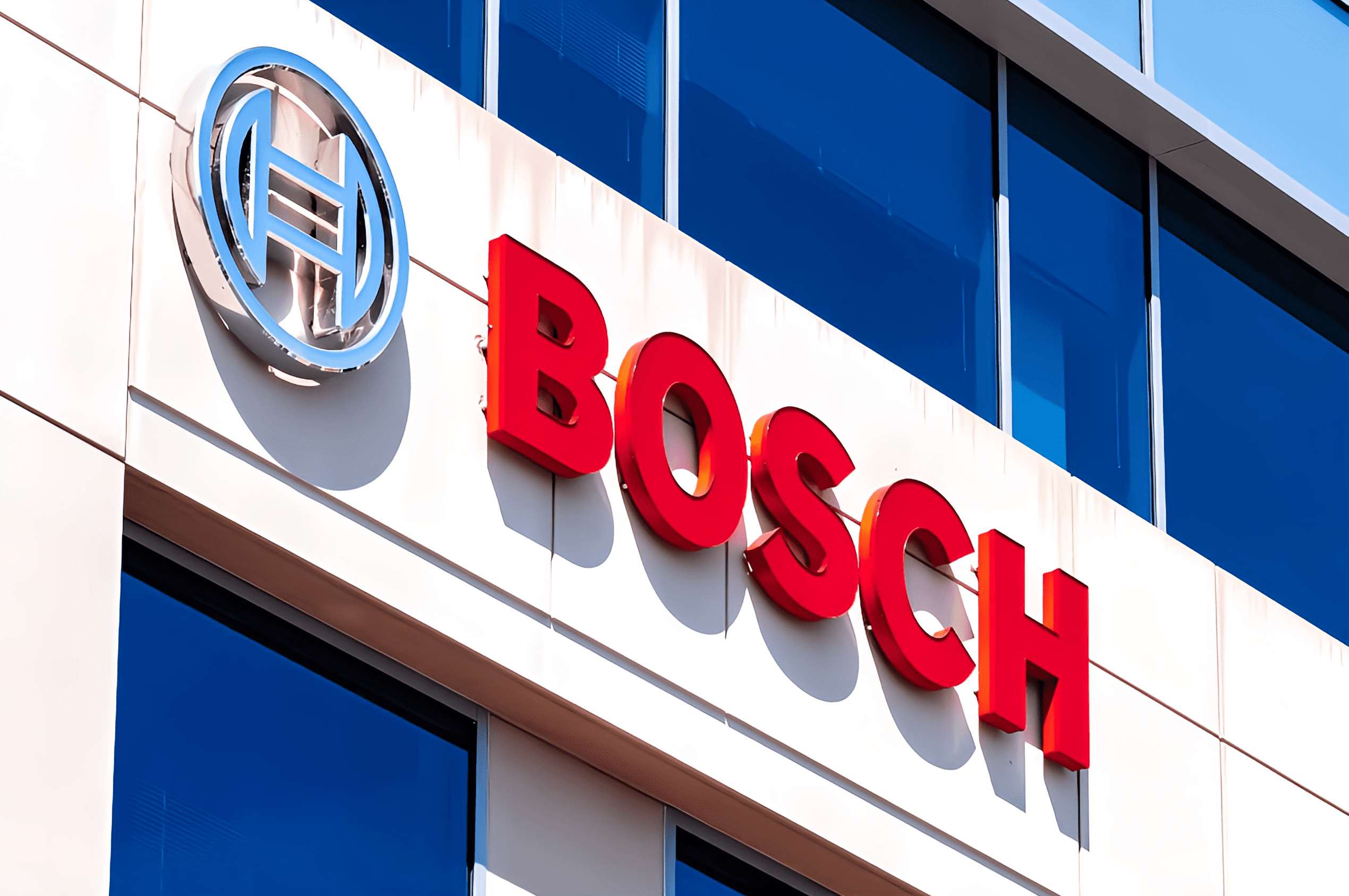 Servicio técnico Bosch en Tenerife reparando electrodoméstico