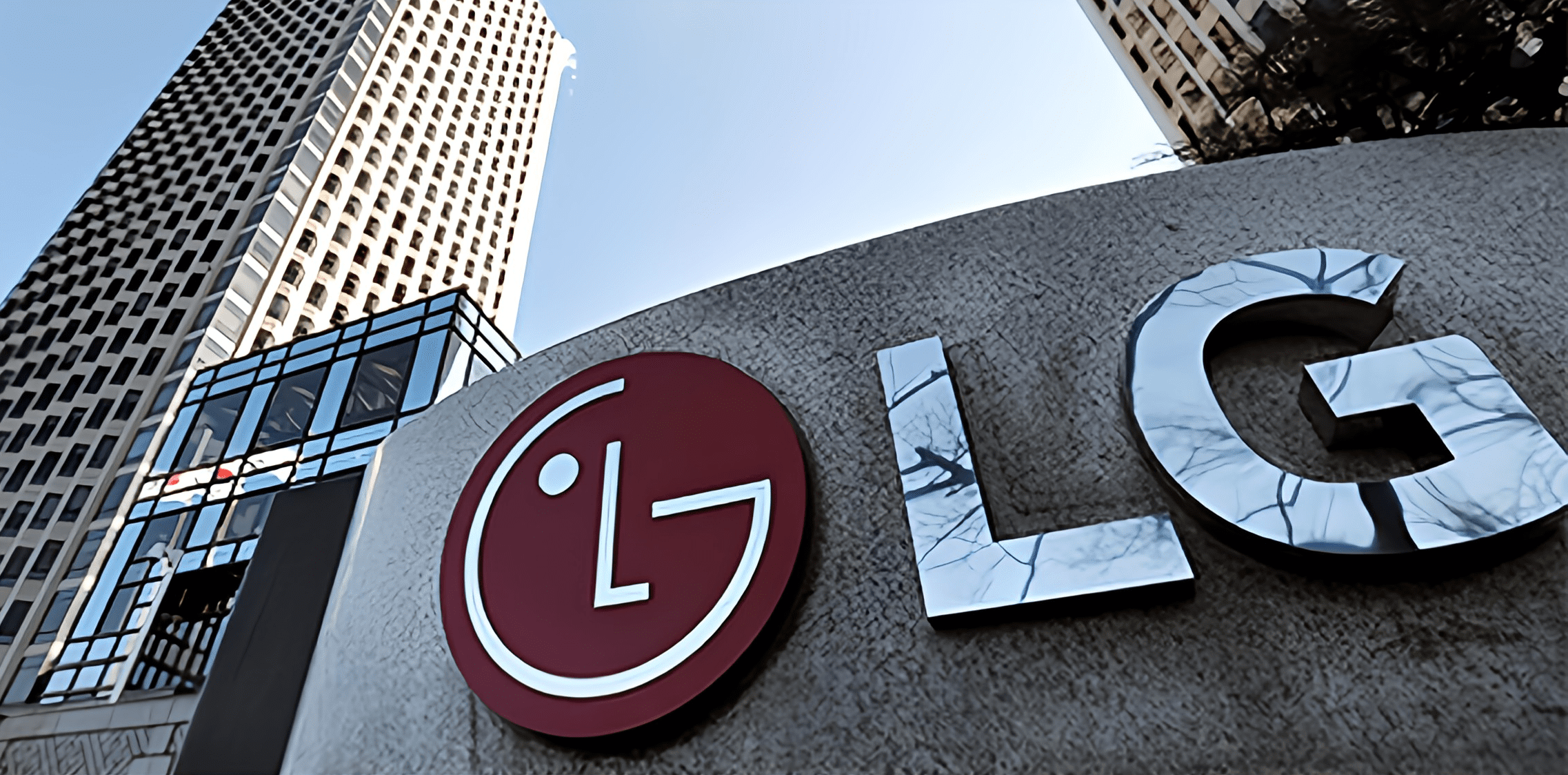 Servicio técnico LG en Tenerife reparando electrodoméstico